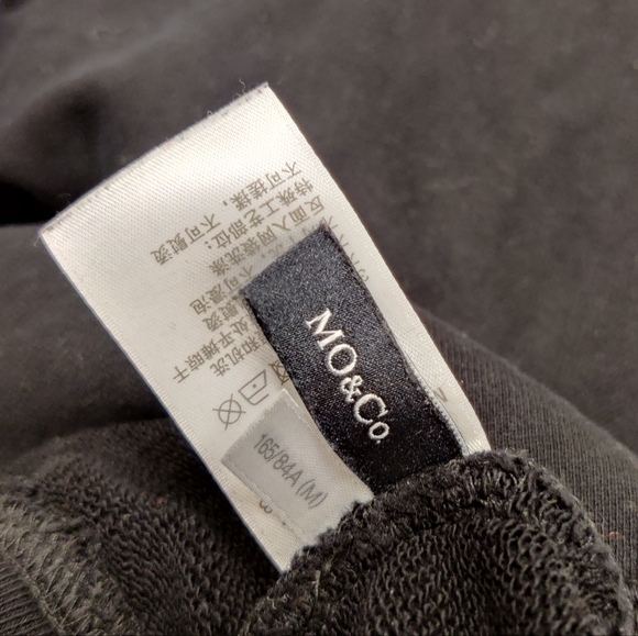 Mo&Co graphic black crew neck sweatshirt "The future is girls" - Picture 10 of 10